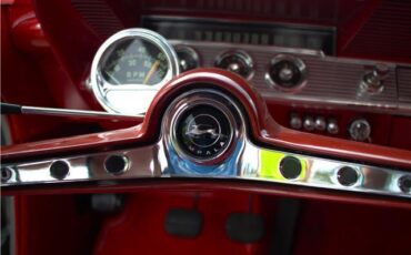 Chevrolet-Impala-1962-2-Door-Hardtop-23
