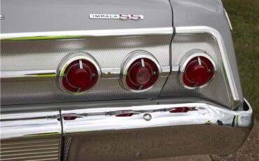 Chevrolet-Impala-1962-2-Door-Hardtop-30
