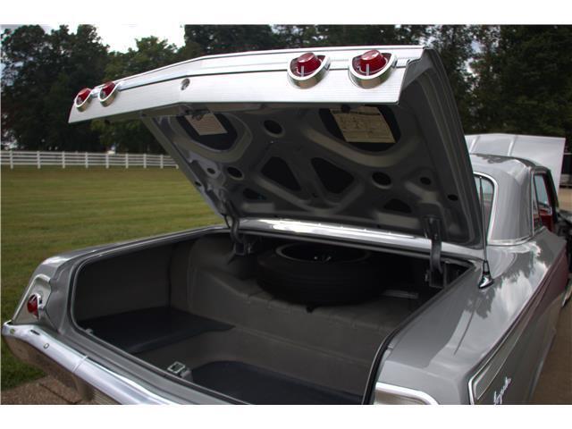 Chevrolet-Impala-1962-2-Door-Hardtop-9