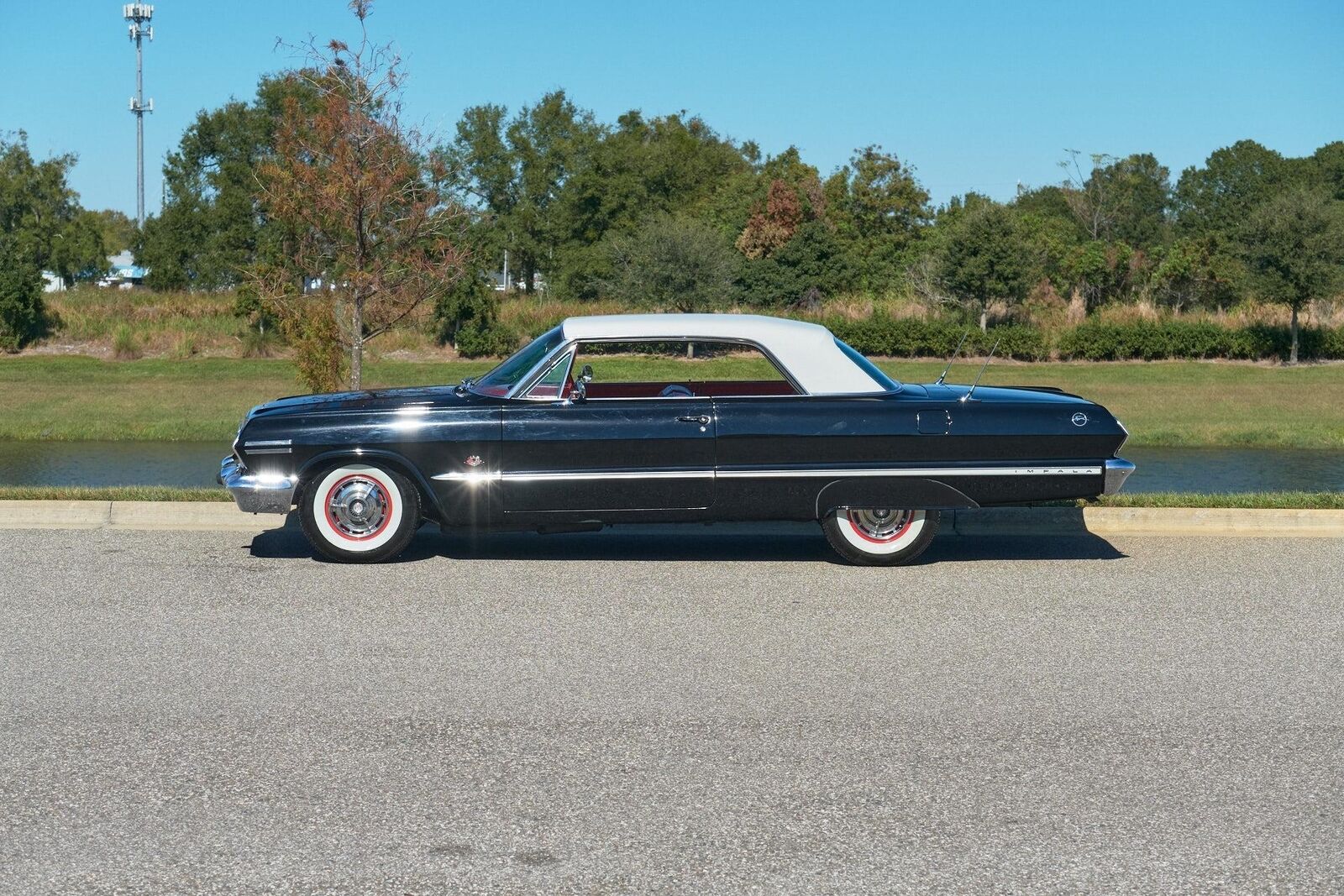 Chevrolet-Impala-1963-2-Door-1