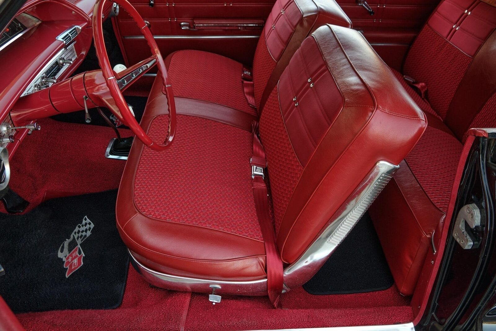 Chevrolet-Impala-1963-2-Door-10