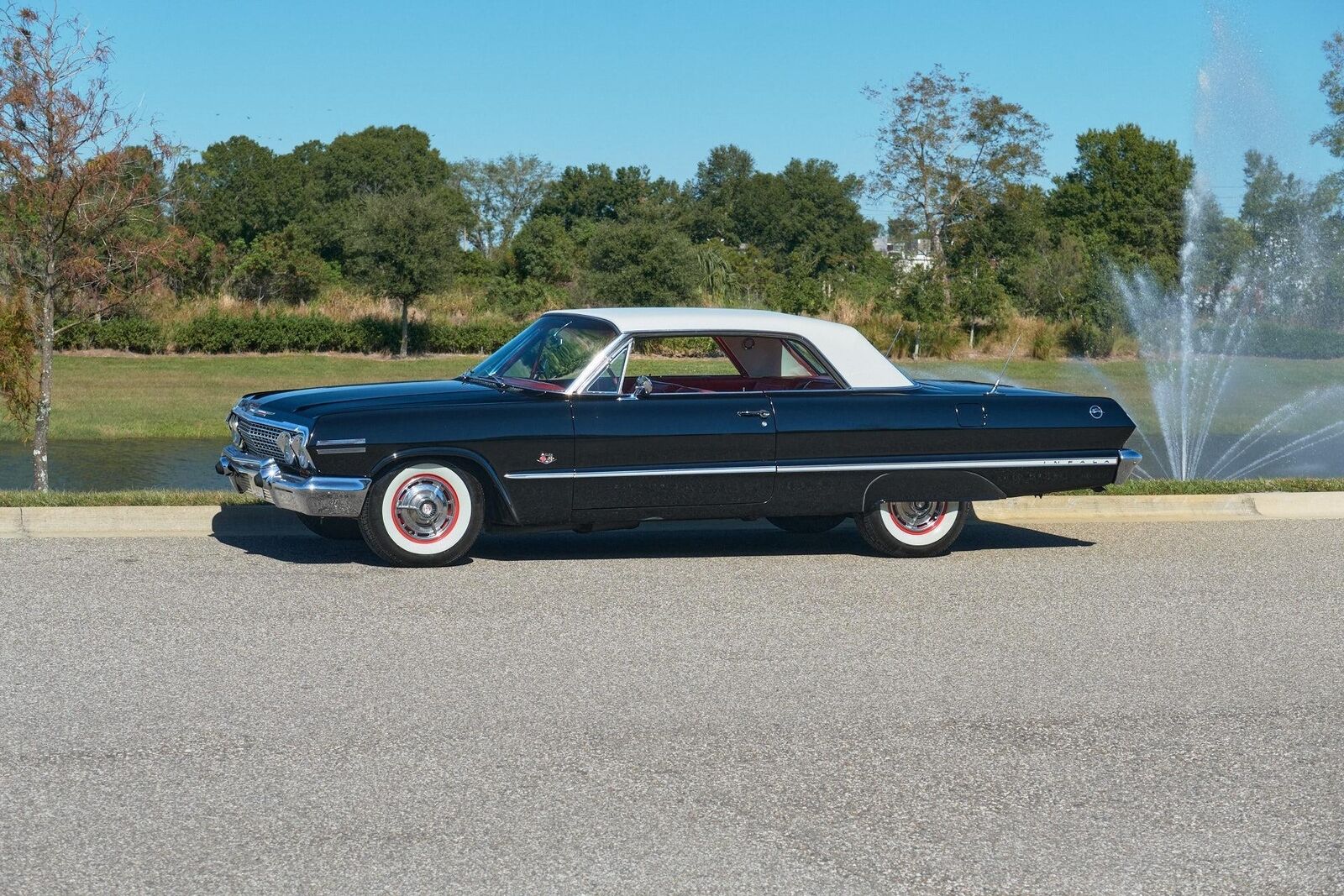 Chevrolet-Impala-1963-2-Door-16