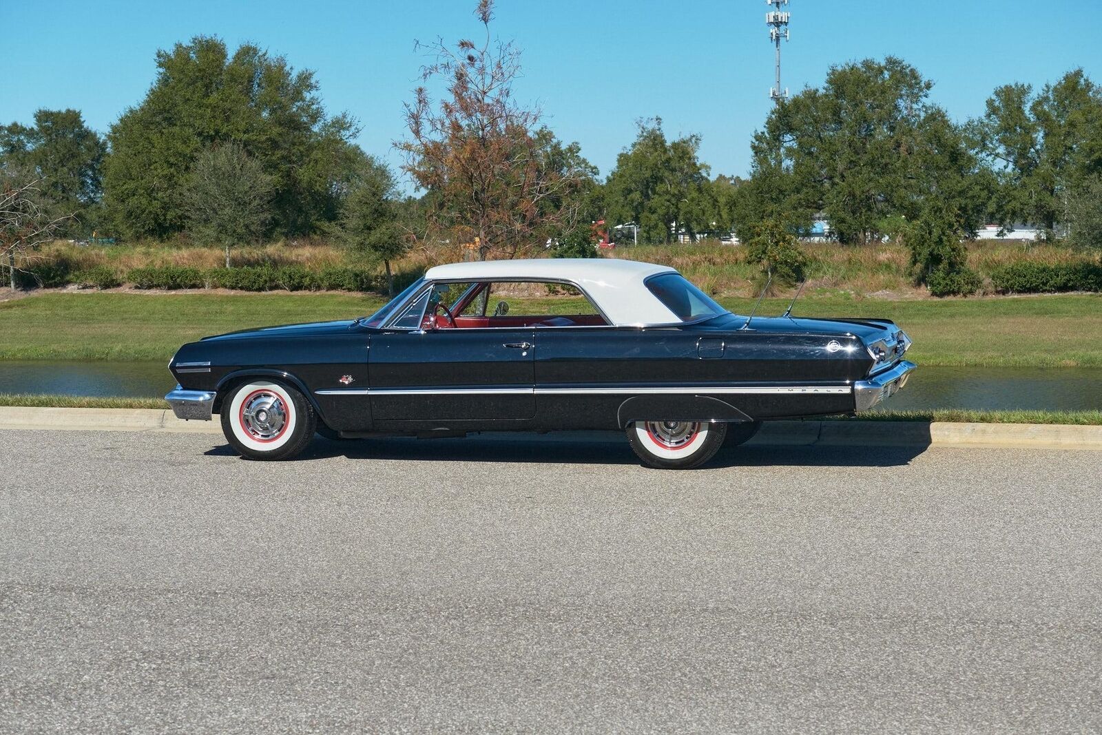 Chevrolet-Impala-1963-2-Door-18