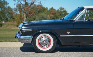 Chevrolet-Impala-1963-2-Door-21