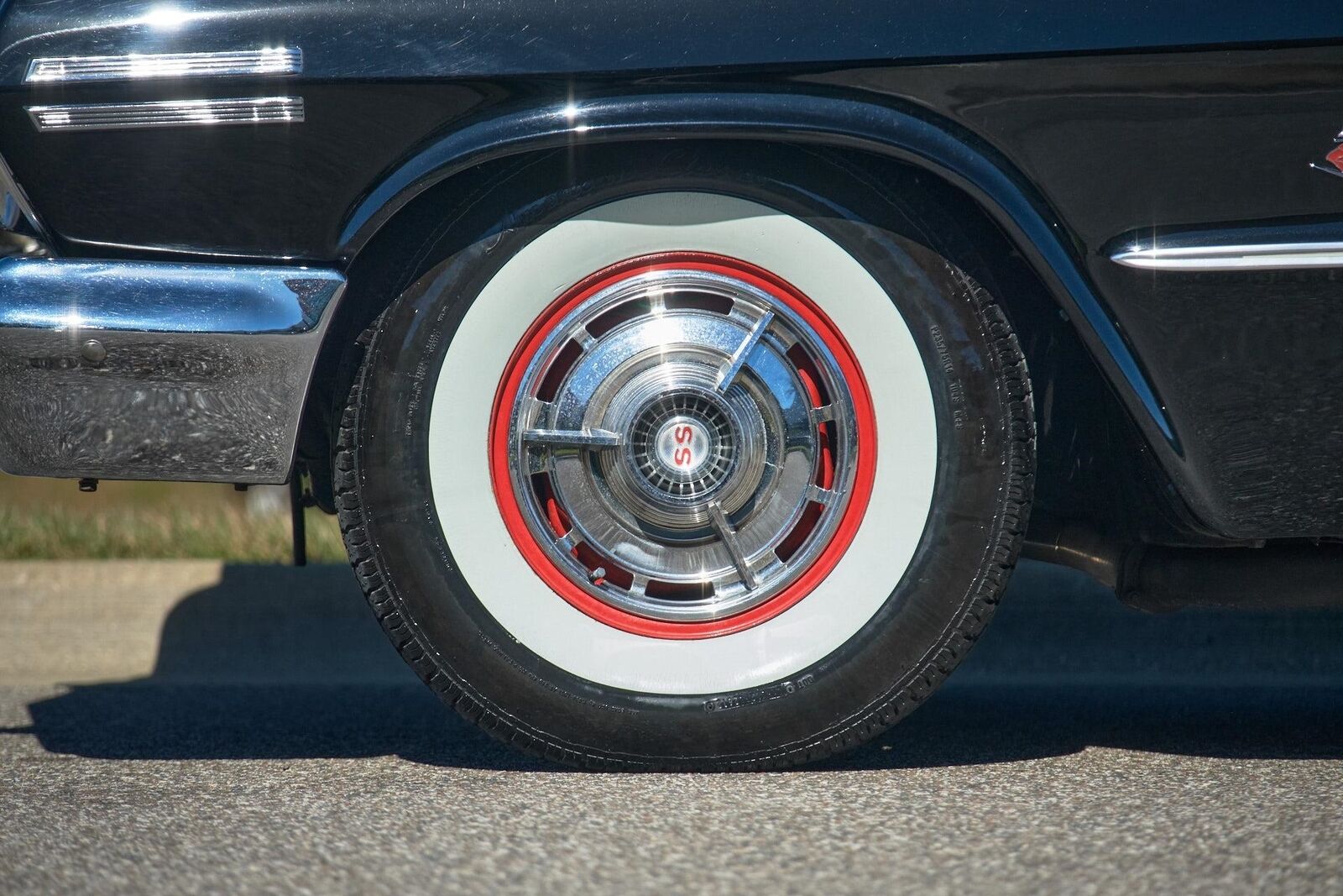 Chevrolet-Impala-1963-2-Door-25