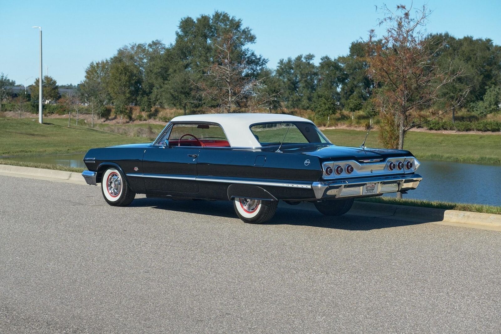 Chevrolet-Impala-1963-2-Door-3
