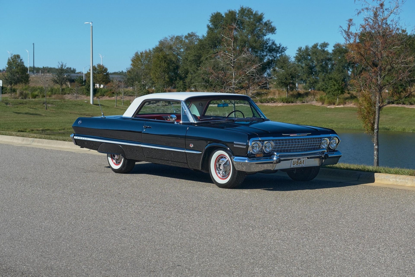 Chevrolet-Impala-1963-2-Door-34