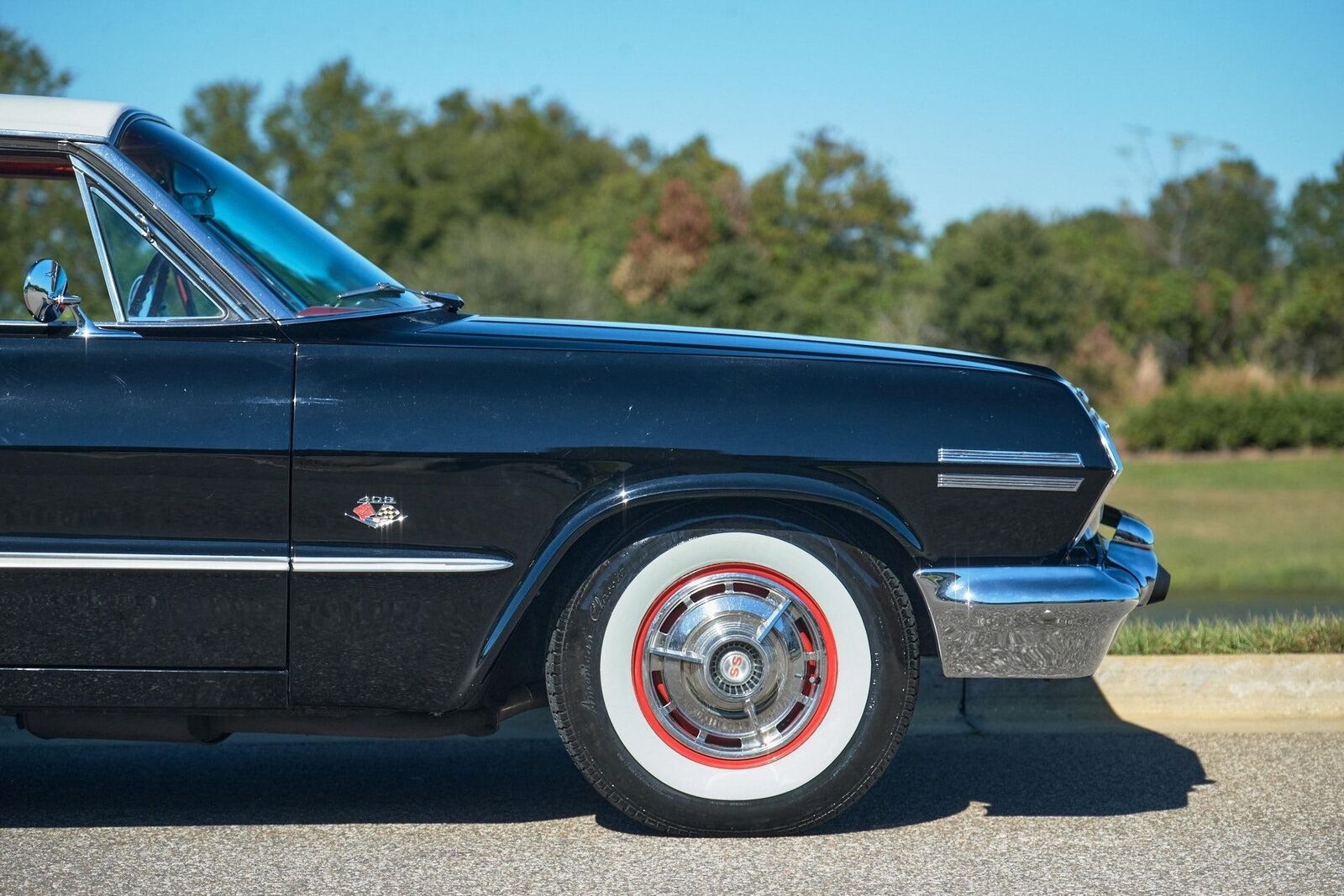 Chevrolet-Impala-1963-2-Door-36