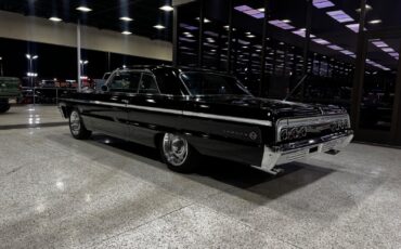 Chevrolet-Impala-1964-Coupe-1