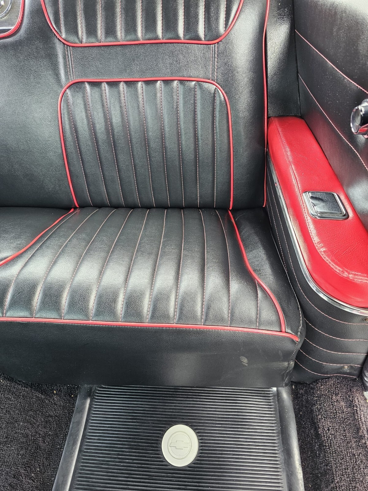 Chevrolet-Impala-1964-Sedan-16