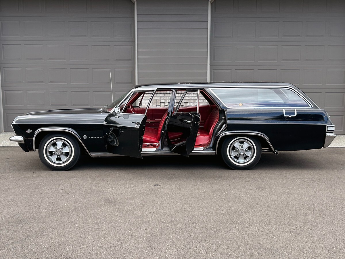 Chevrolet-Impala-1965-Wagon-2