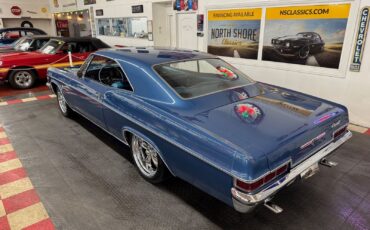 Chevrolet-Impala-1966-2