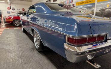 Chevrolet-Impala-1966-21