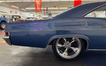 Chevrolet-Impala-1966-25
