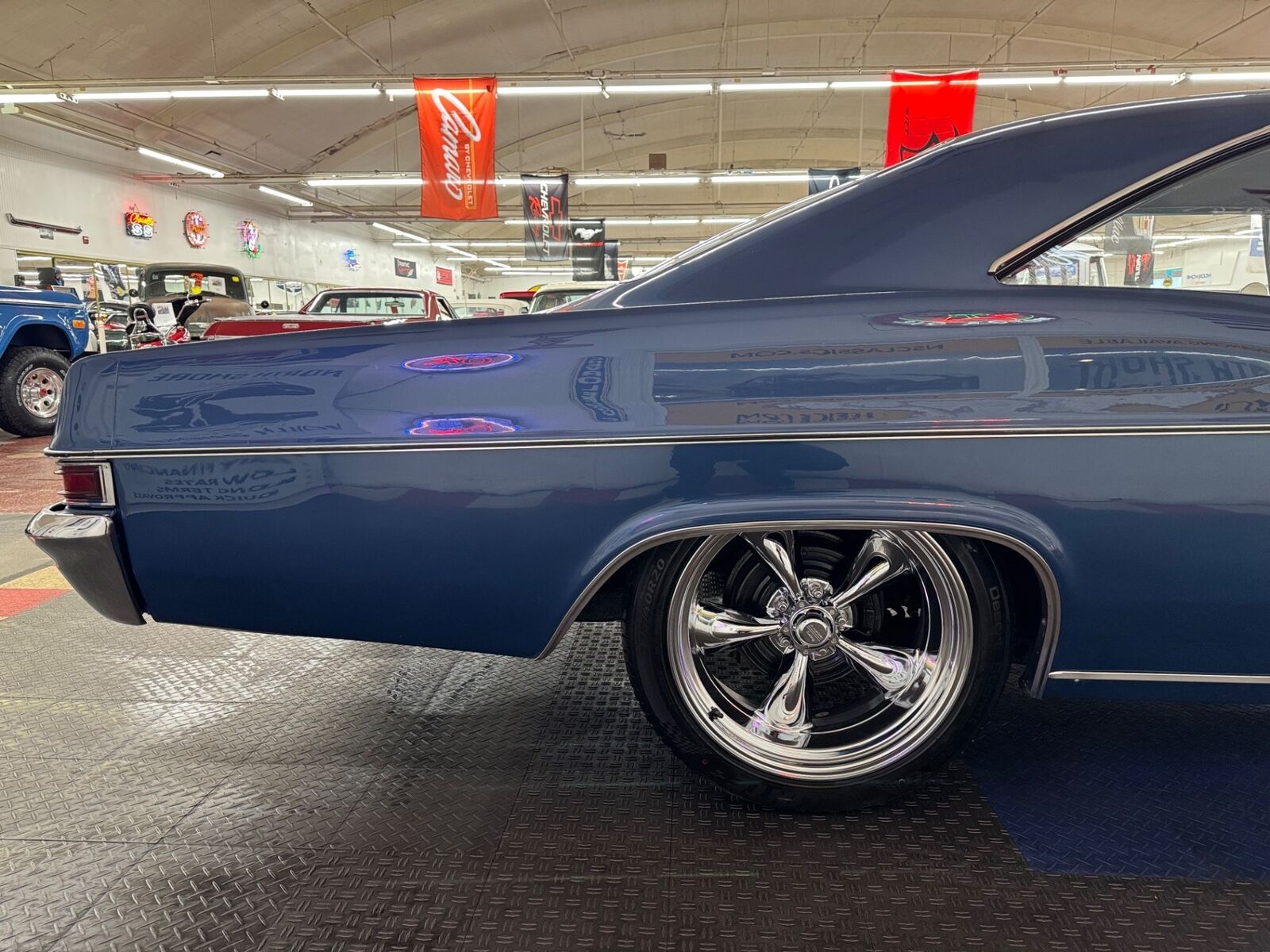 Chevrolet-Impala-1966-25