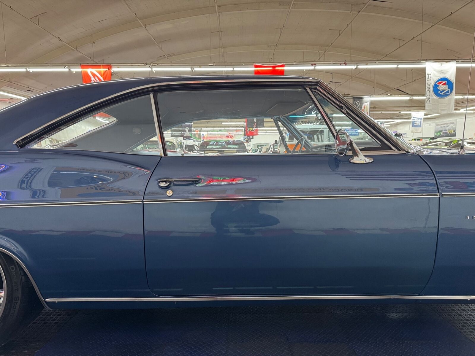 Chevrolet-Impala-1966-26