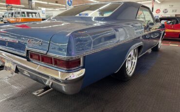 Chevrolet-Impala-1966-28