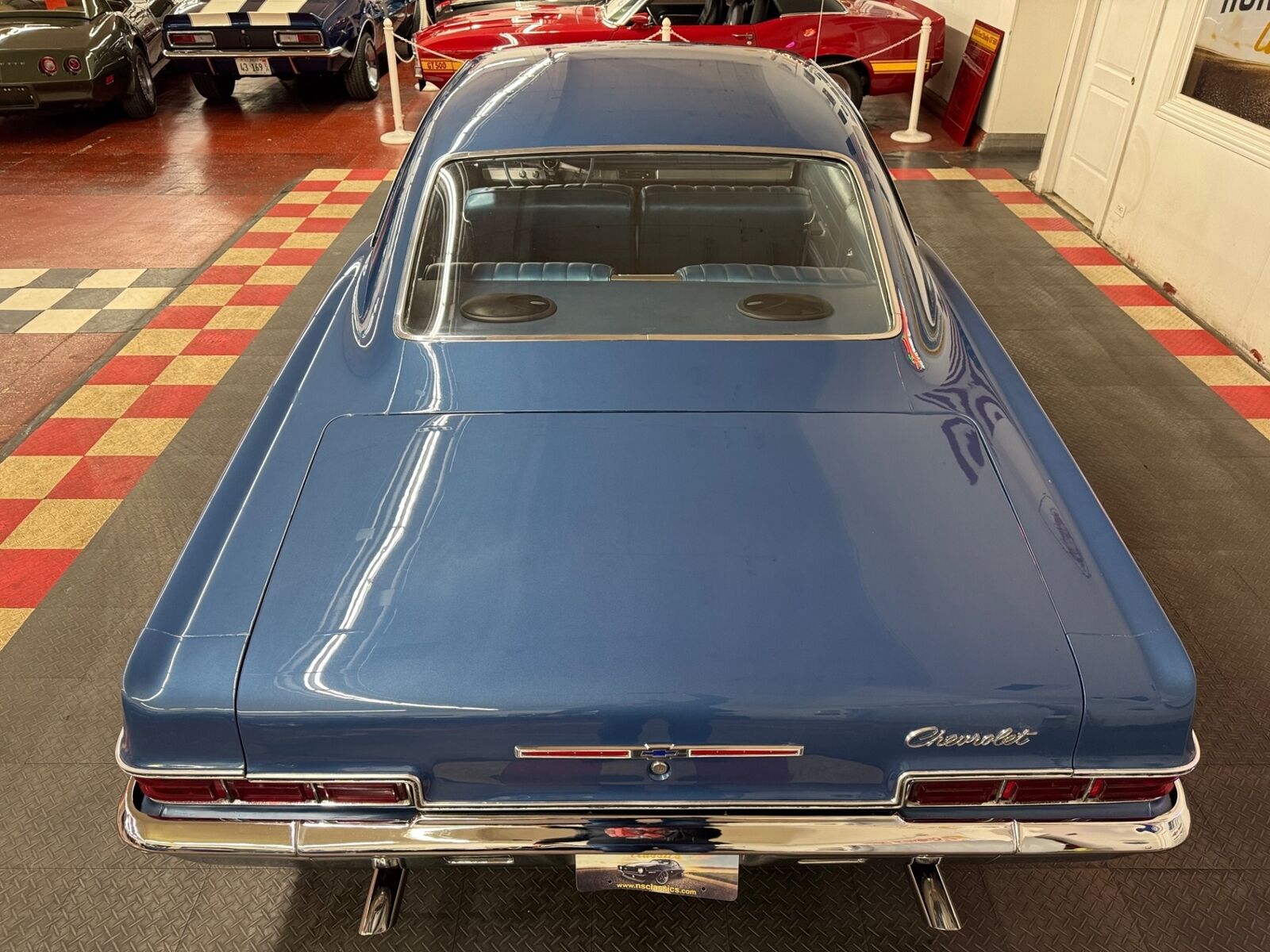 Chevrolet-Impala-1966-29
