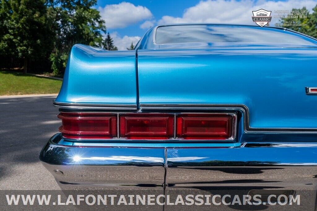 Chevrolet-Impala-1966-2D-Coupe-30