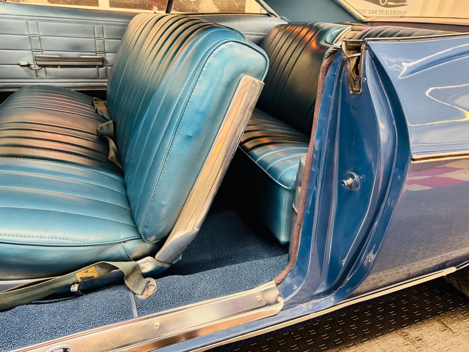 Chevrolet-Impala-1966-36