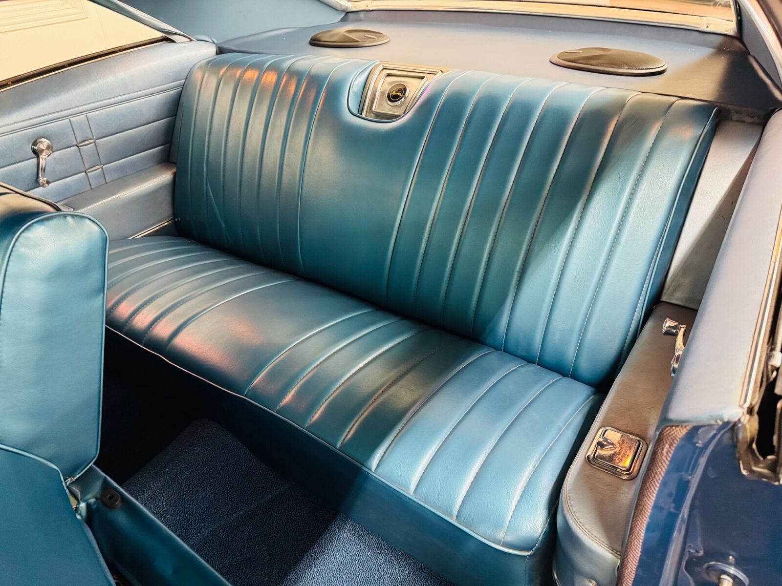 Chevrolet-Impala-1966-39