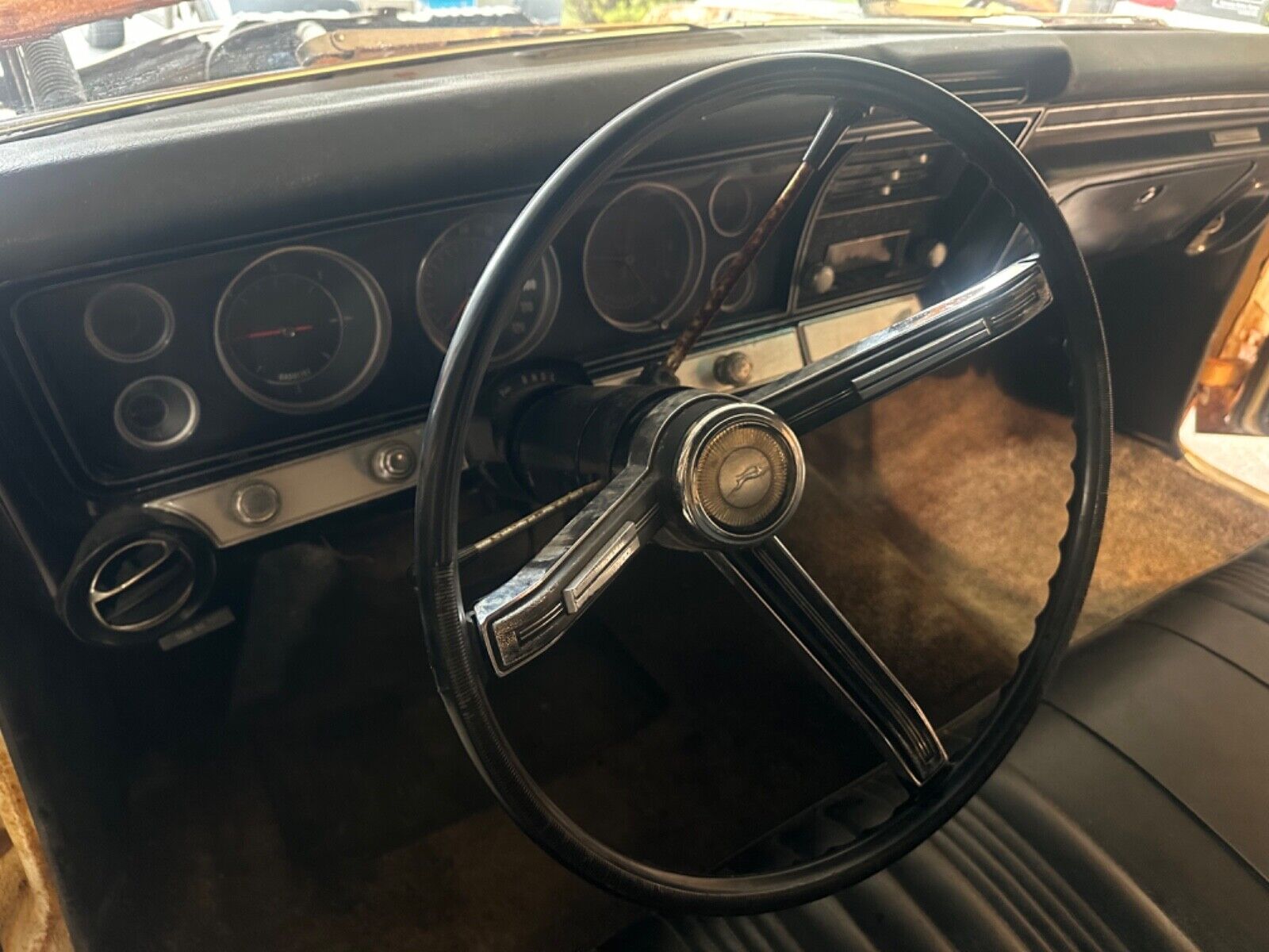 Chevrolet-Impala-1967-Sedan-29