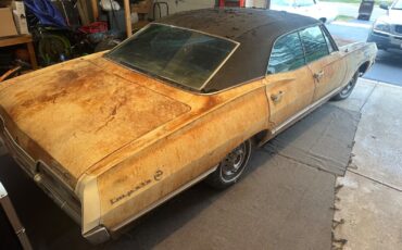 Chevrolet-Impala-1967-Sedan-3