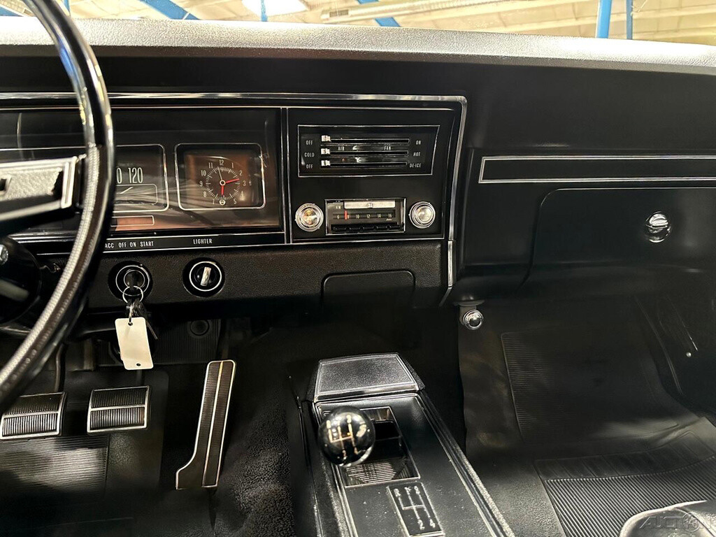 Chevrolet-Impala-1968-Other-13