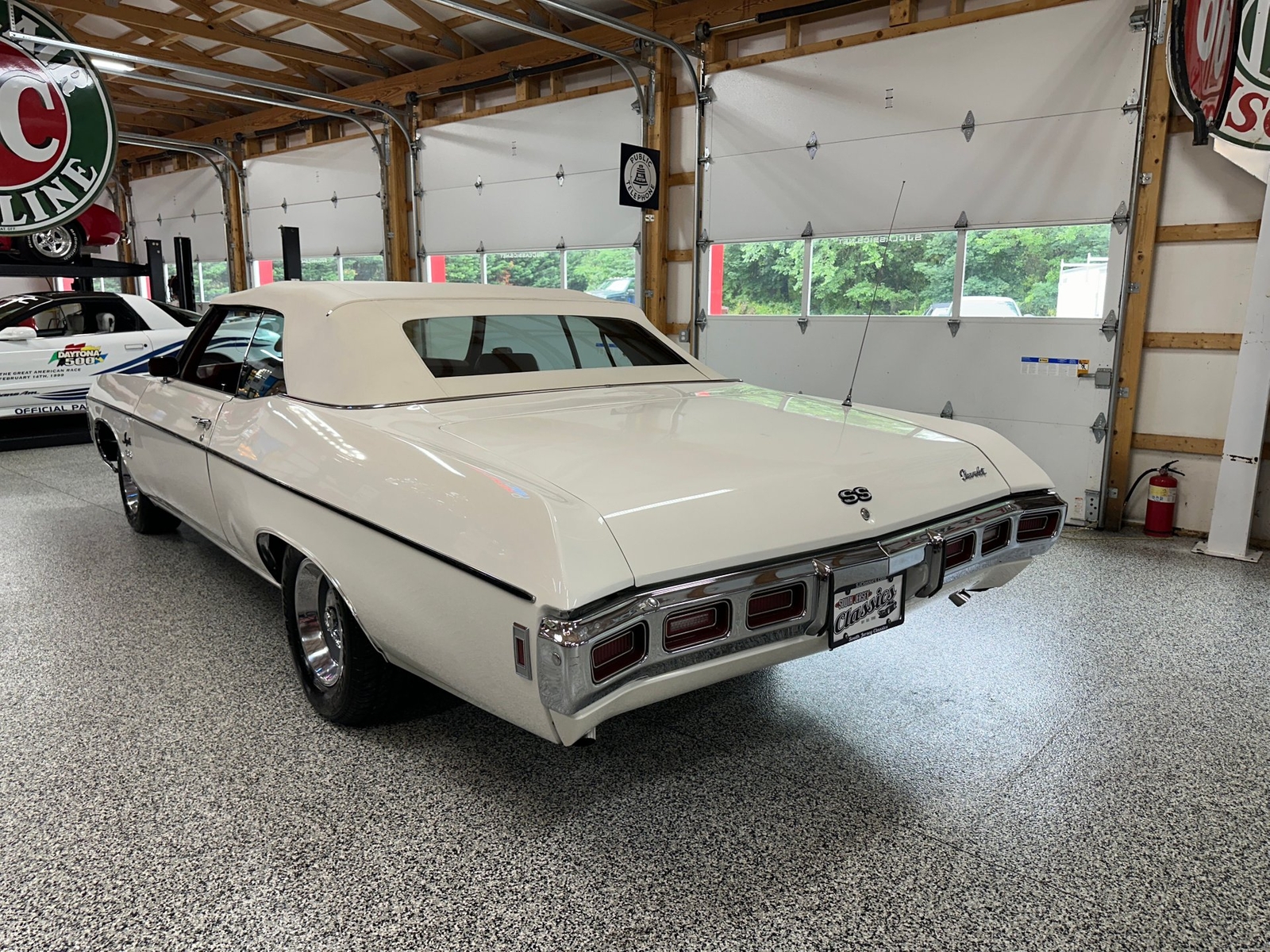 Chevrolet-Impala-1969-Convertible-2
