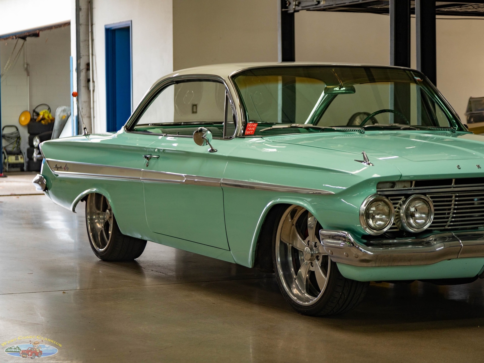Chevrolet-Impala-2-Door-Hardtop-Custom-1961-2-Door-Hardtop-10