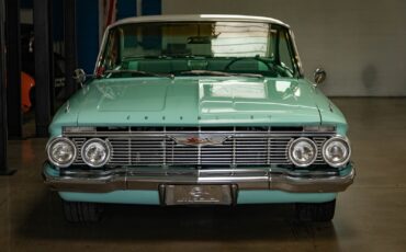 Chevrolet-Impala-2-Door-Hardtop-Custom-1961-2-Door-Hardtop-12