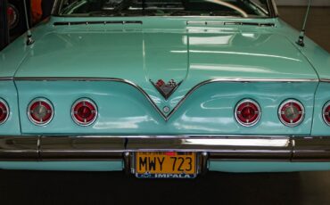 Chevrolet-Impala-2-Door-Hardtop-Custom-1961-2-Door-Hardtop-17