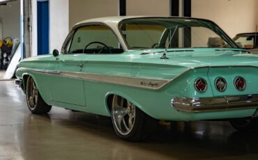 Chevrolet-Impala-2-Door-Hardtop-Custom-1961-2-Door-Hardtop-19