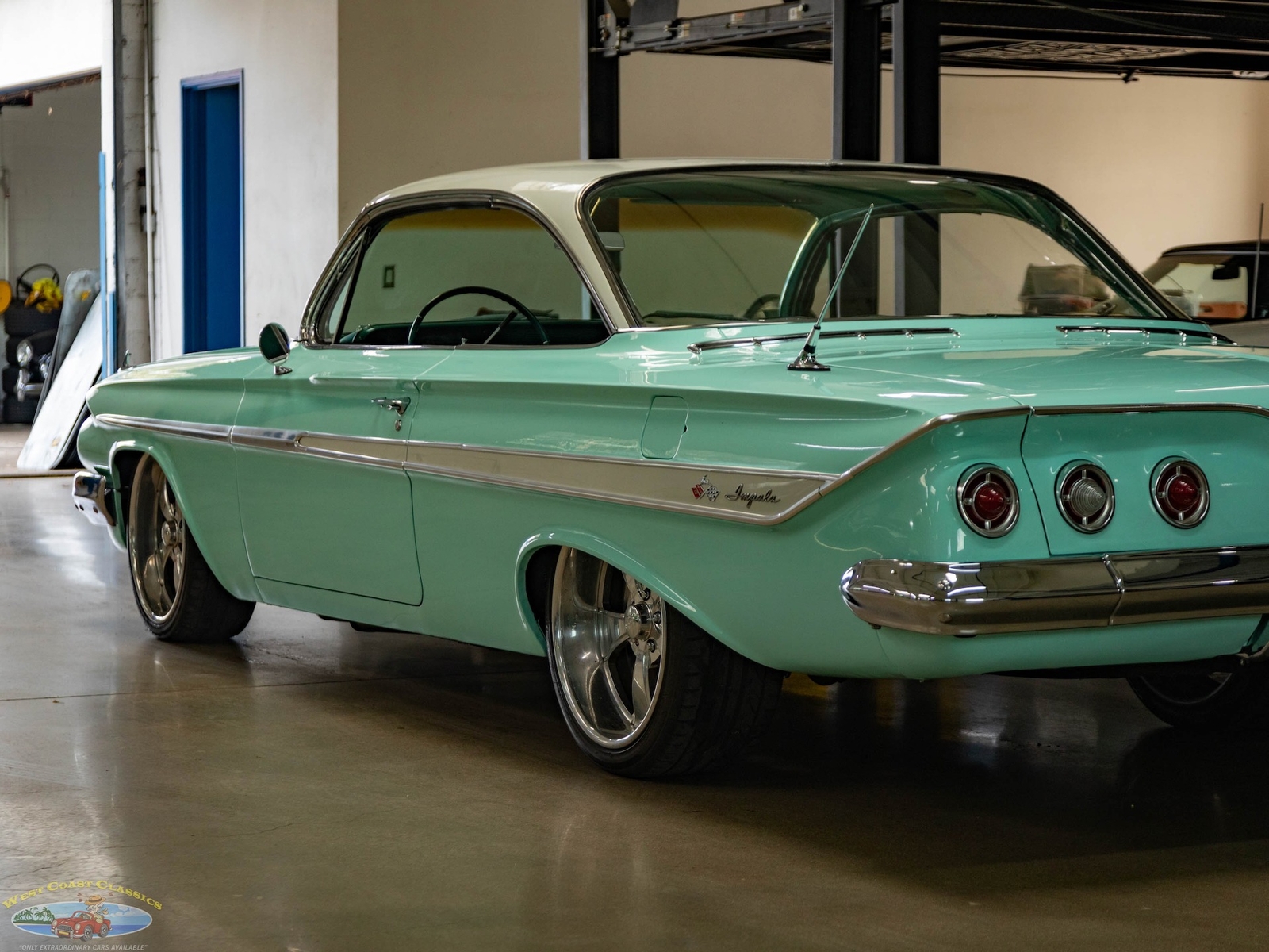 Chevrolet-Impala-2-Door-Hardtop-Custom-1961-2-Door-Hardtop-19