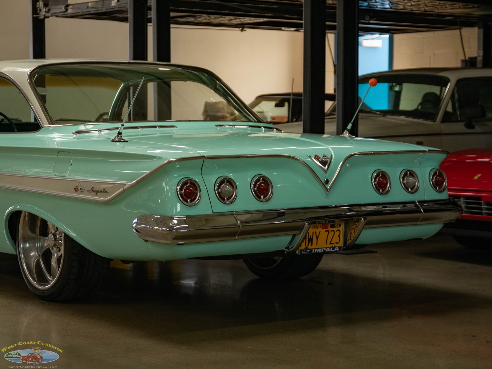 Chevrolet-Impala-2-Door-Hardtop-Custom-1961-2-Door-Hardtop-20