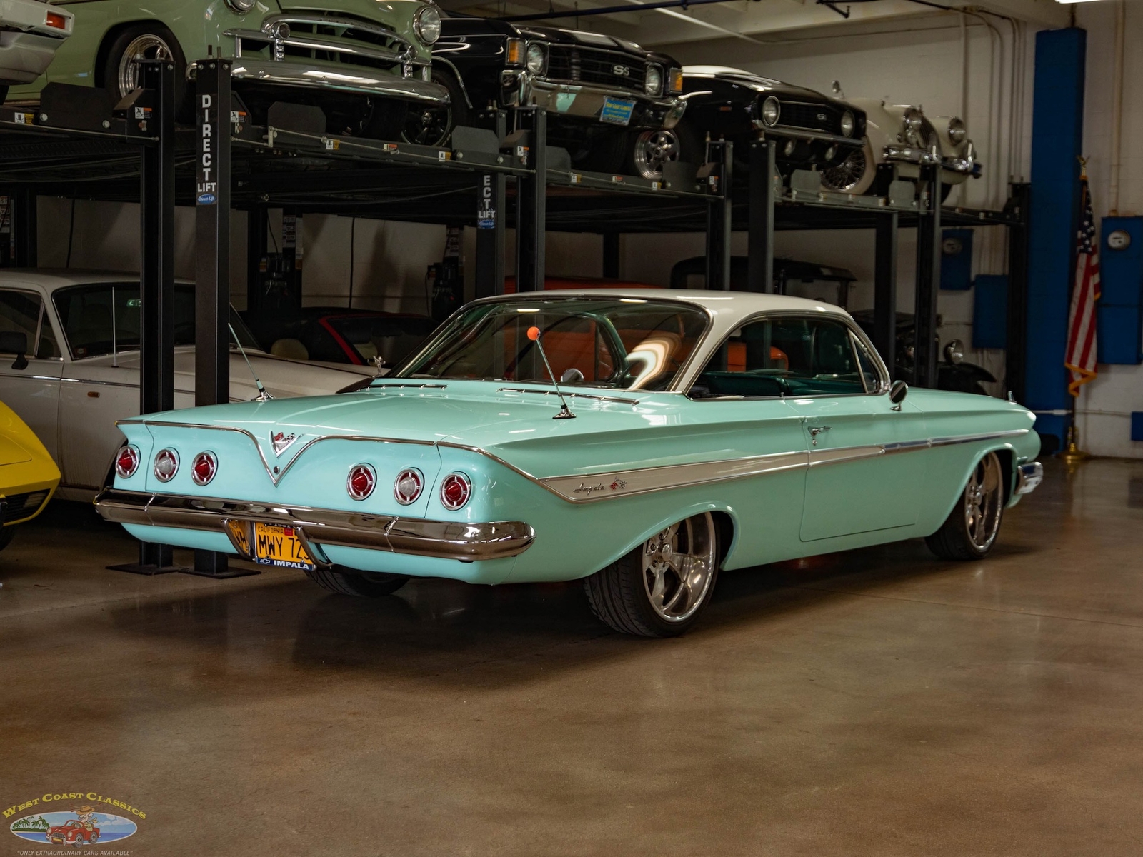 Chevrolet-Impala-2-Door-Hardtop-Custom-1961-2-Door-Hardtop-21