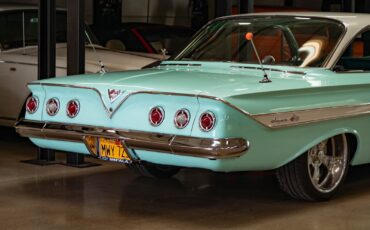 Chevrolet-Impala-2-Door-Hardtop-Custom-1961-2-Door-Hardtop-23