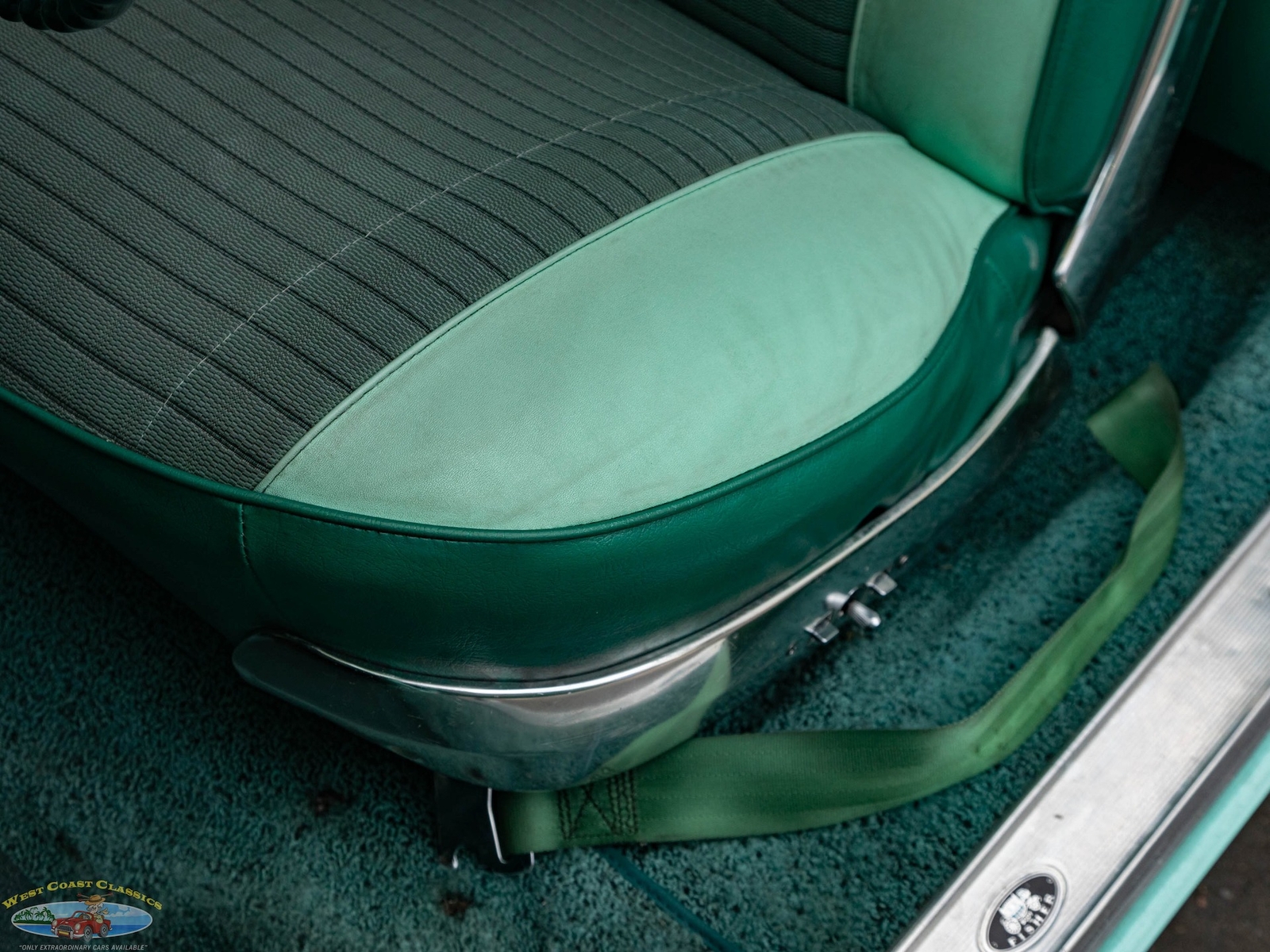 Chevrolet-Impala-2-Door-Hardtop-Custom-1961-2-Door-Hardtop-26