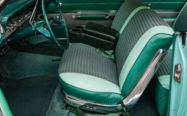 Chevrolet-Impala-2-Door-Hardtop-Custom-1961-2-Door-Hardtop-28