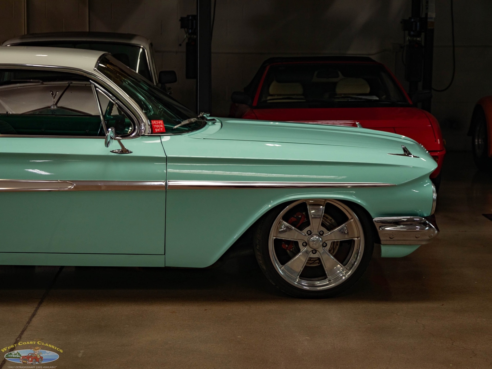 Chevrolet-Impala-2-Door-Hardtop-Custom-1961-2-Door-Hardtop-3