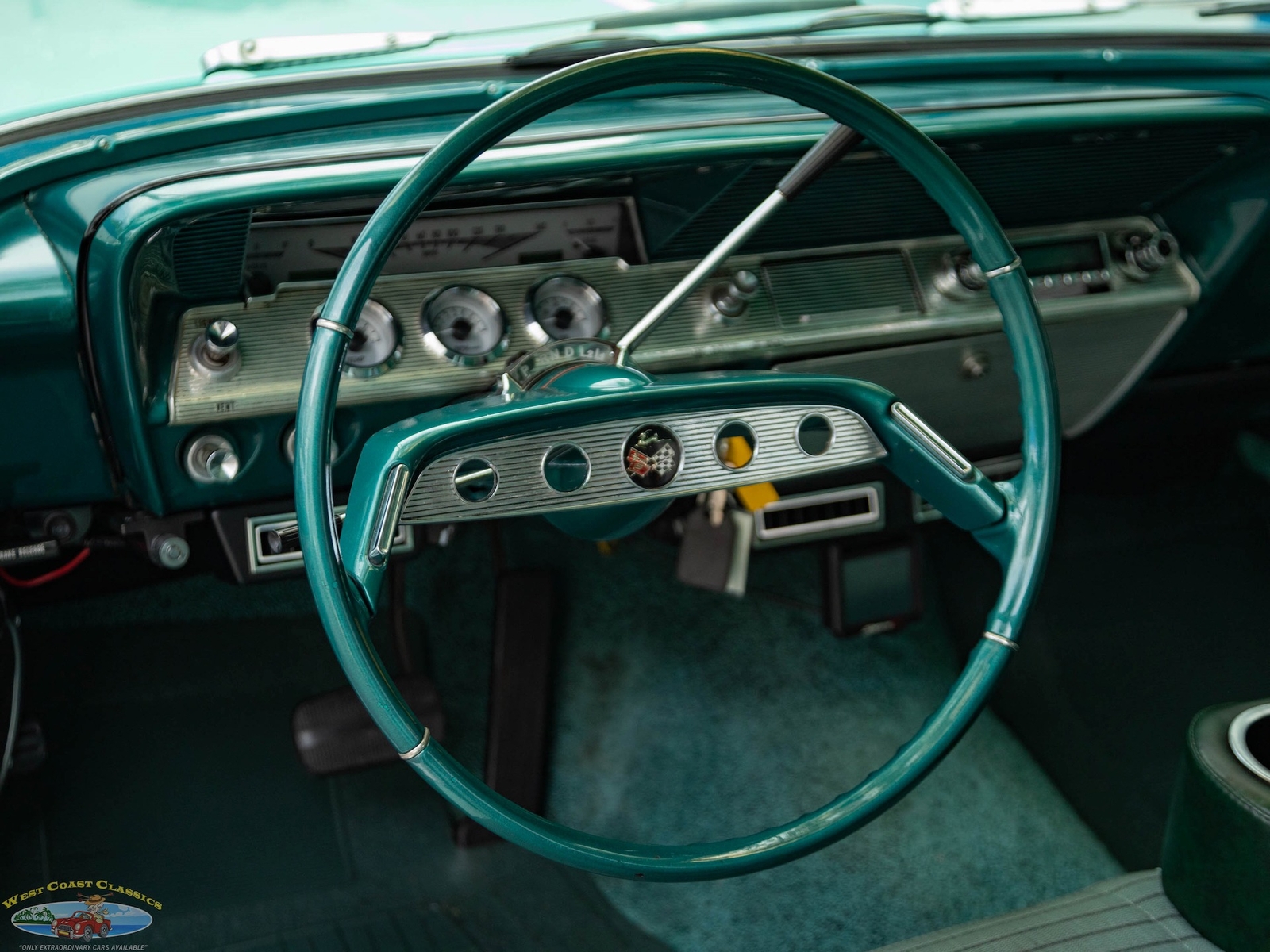 Chevrolet-Impala-2-Door-Hardtop-Custom-1961-2-Door-Hardtop-30