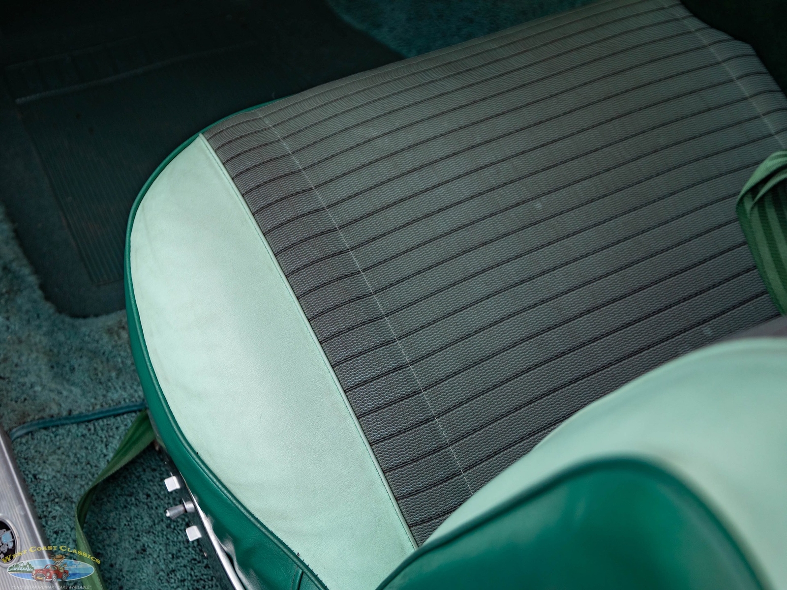 Chevrolet-Impala-2-Door-Hardtop-Custom-1961-2-Door-Hardtop-31
