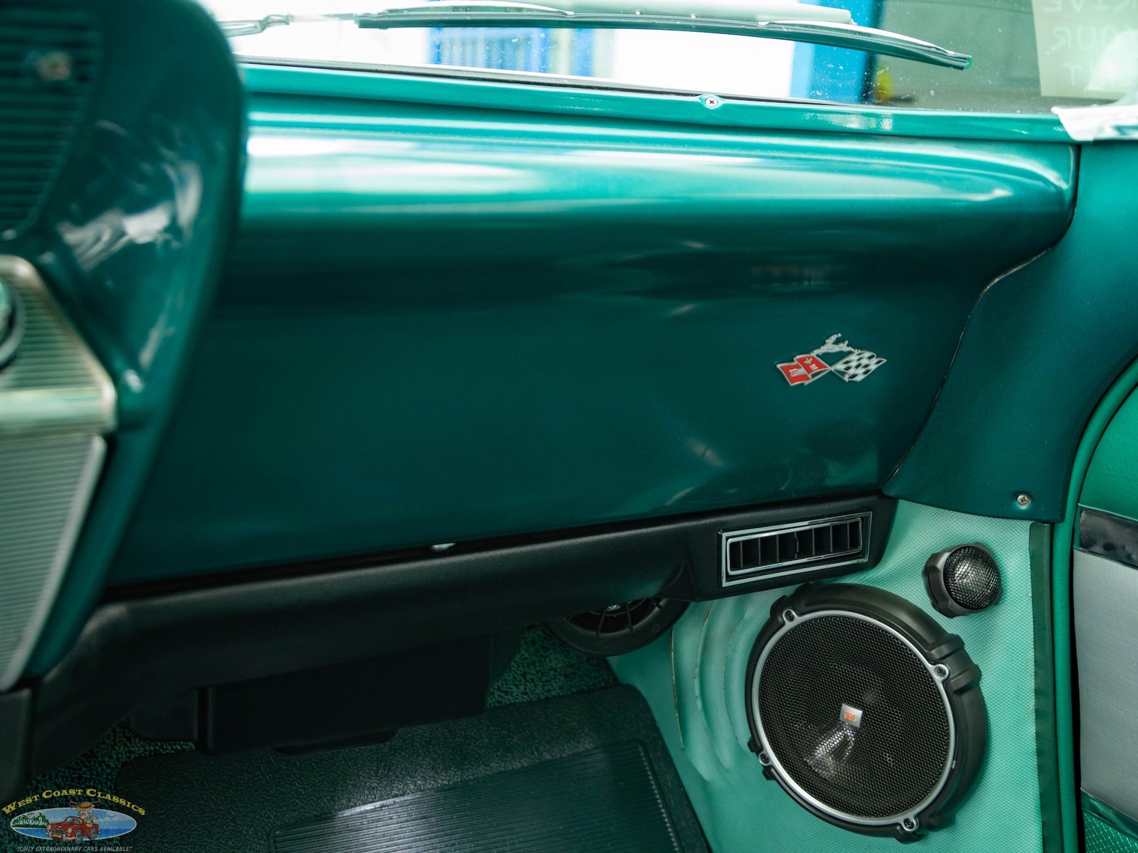 Chevrolet-Impala-2-Door-Hardtop-Custom-1961-2-Door-Hardtop-36