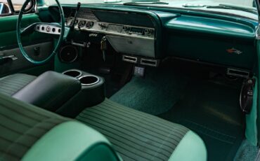Chevrolet-Impala-2-Door-Hardtop-Custom-1961-2-Door-Hardtop-37