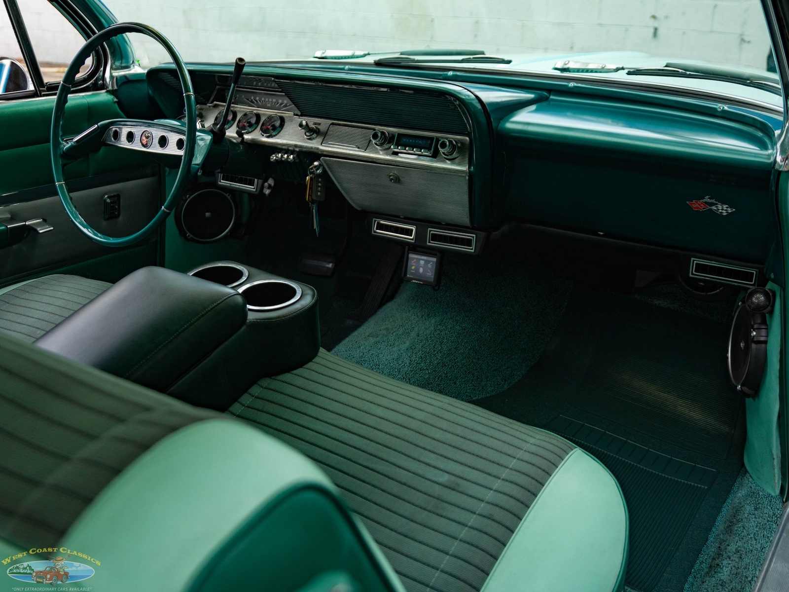 Chevrolet-Impala-2-Door-Hardtop-Custom-1961-2-Door-Hardtop-37