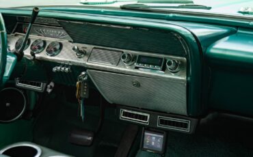 Chevrolet-Impala-2-Door-Hardtop-Custom-1961-2-Door-Hardtop-39