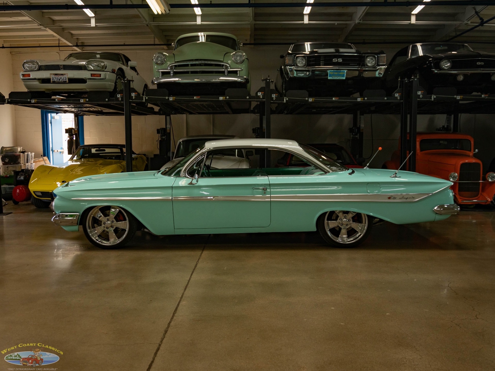 Chevrolet-Impala-2-Door-Hardtop-Custom-1961-2-Door-Hardtop-5