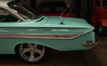 Chevrolet-Impala-2-Door-Hardtop-Custom-1961-2-Door-Hardtop-6