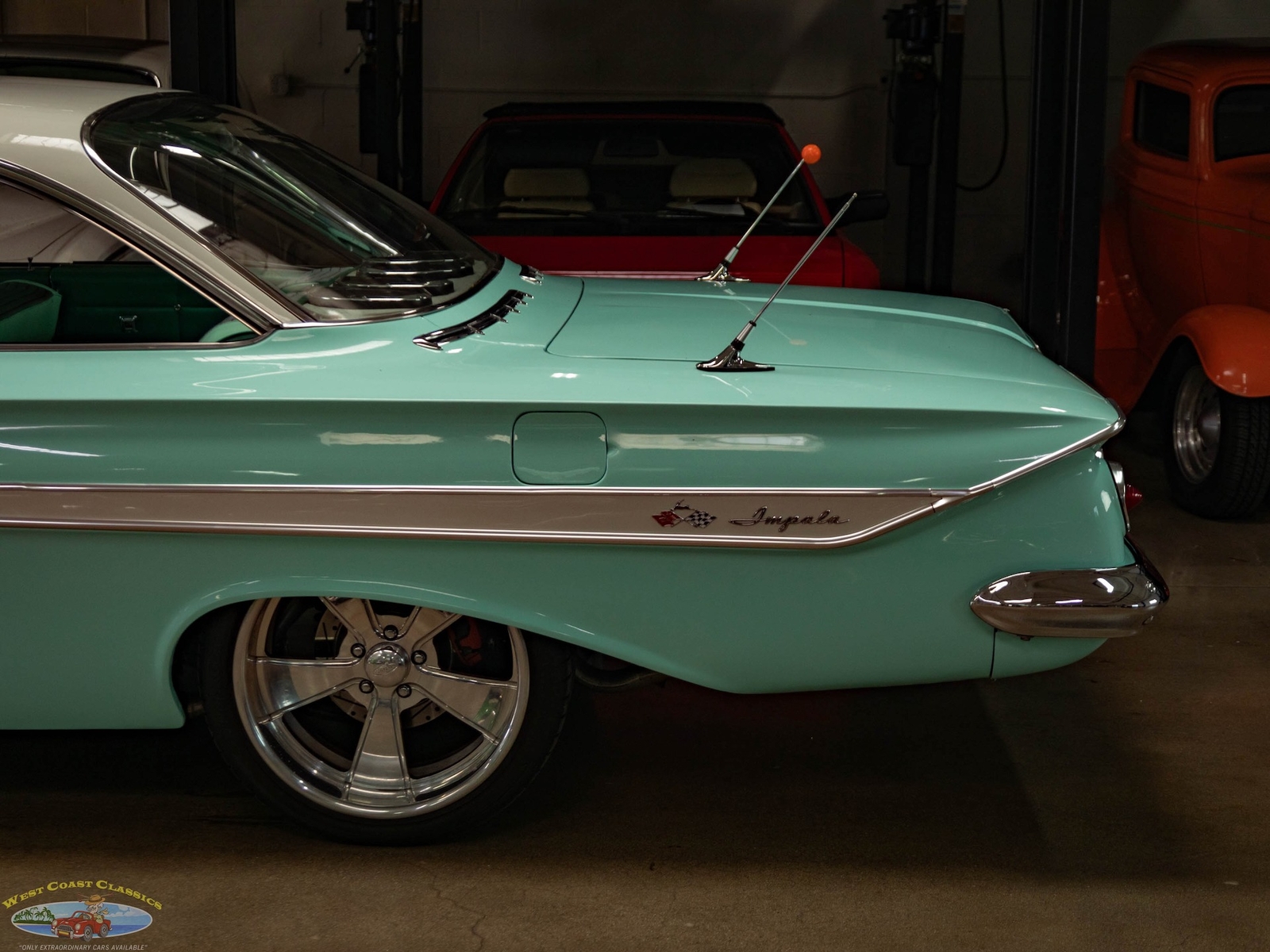 Chevrolet-Impala-2-Door-Hardtop-Custom-1961-2-Door-Hardtop-6