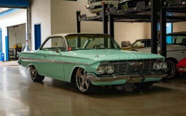 Chevrolet-Impala-2-Door-Hardtop-Custom-1961-2-Door-Hardtop-9